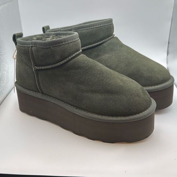 CUSHIONAIRE Cozy Women’s Platform Ankle Boots SIZE 7.5 OLIVE/GREEN NEW - Picture 1 of 7